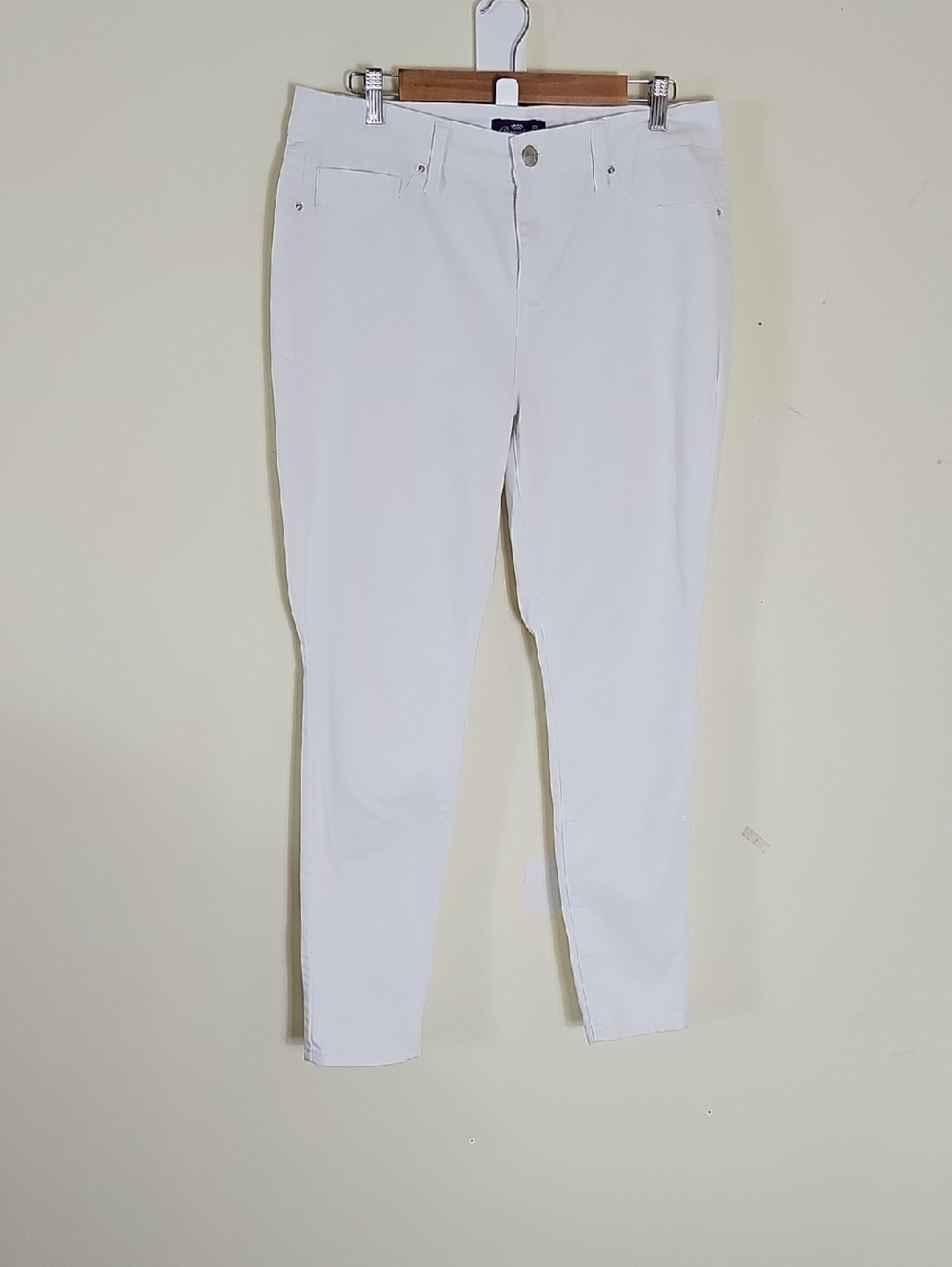 Royalty Women's White Stretch Skinny Jeans Size 14